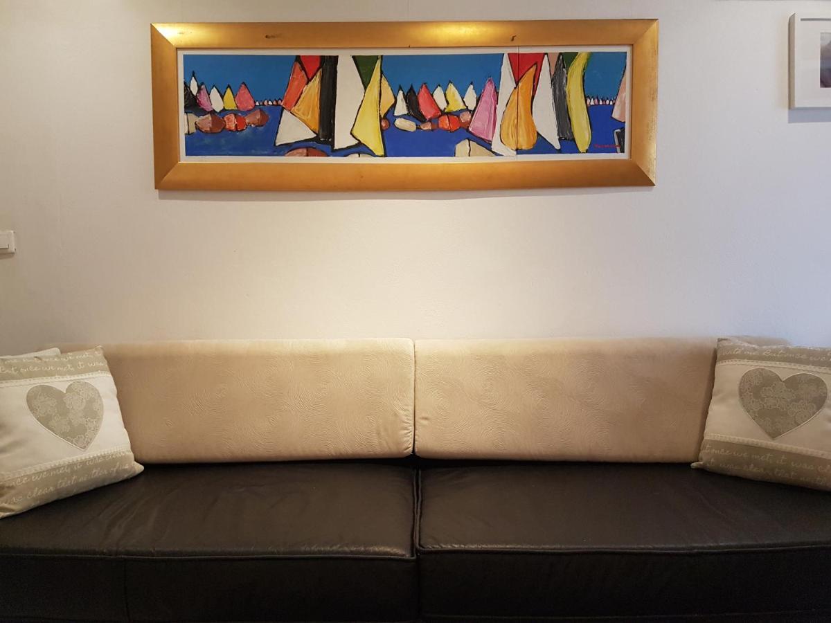 Apartment Art House